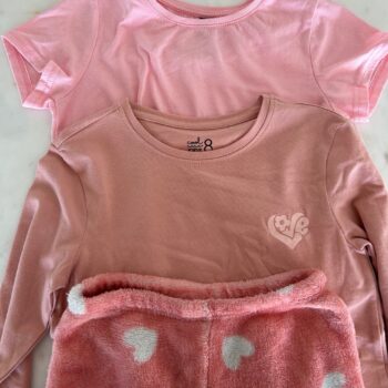 Buundle long sleeved & short sleeved t-shirts and fleece pants 7-8ys