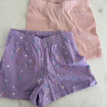 Buundle 2 pairs of shorts 2-3yrs