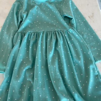 Pretty spotty dress 4-5yrs