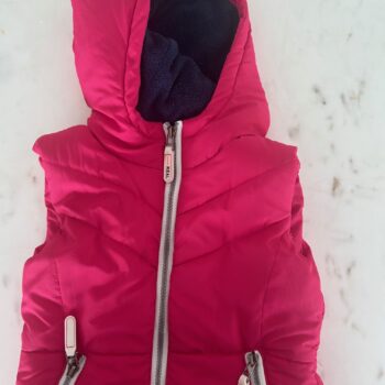 Fleece lined sleeveless puffer jacket with hood 7-8yrs