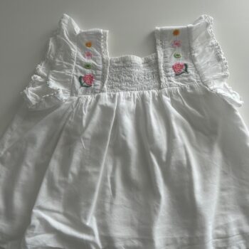 Stunning Woolworths cotton embroidered top 4-5yrs