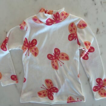Pretty as a Butterfly top 2-3yrs