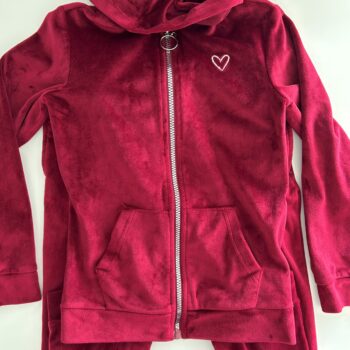 Stunning velour tracksuit 9-10yrs