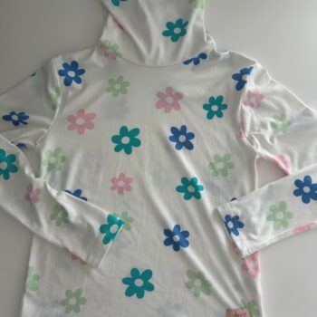 Pretty daisy polo neck warm top 9-10yrs