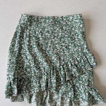 Pretty floral skirt 9-10yrs