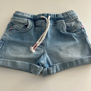 The cutest denim shorts 6-12mnths